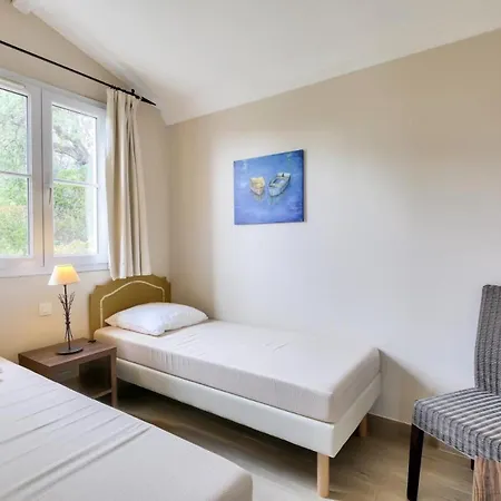 Apartment Les Bastides Aux Restanques Du Golfe De St Tropez - Maeva Home - Bastide Vue Mer Pour 6 Personnes - Prestige Mae-2259 *